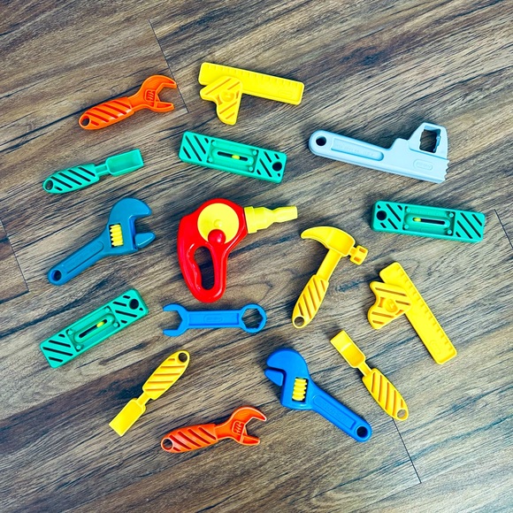 16 Little Tikes Vintage Tools - Picture 1 of 5